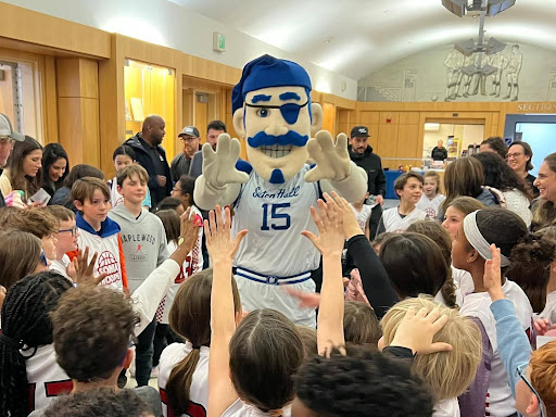 SOMA Hoops Sells Out Spirit Night Game at Seton Hall